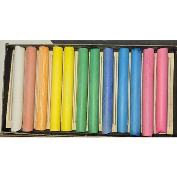 Hyga-Color Colored Chalk #1112 Chalkboard Eraseable Non-Toxic 12 Sticks - Picture 4 of 7